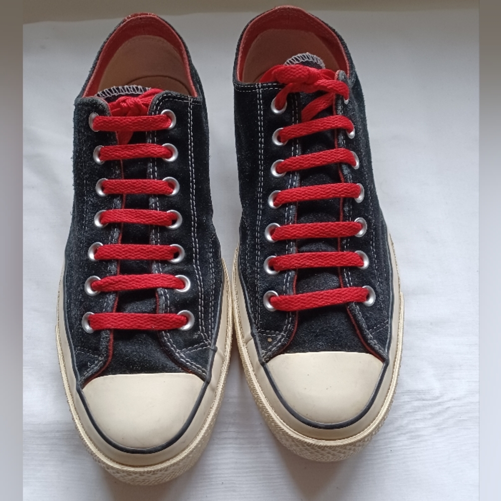 SOLD--Suede Converse All Stars black red ZL1 size 10 US (Chuck Taylor) EXCELLENT